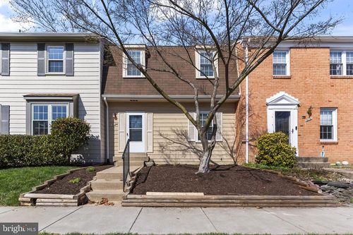 8234 Stationhouse Ct, LORTON, VA, 22079-1204 | Card Image