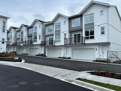 4-30501 Robin Dr, Abbotsford, BC, V2T5S1 | Card Image