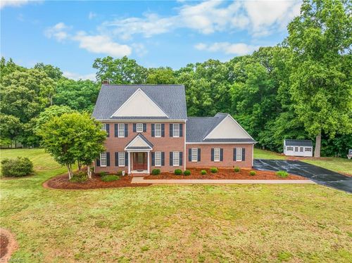 129 Walnut Ave, Yadkinville, NC, 27055-5752 | Card Image