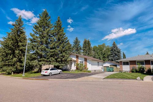620 Oakwood Place Sw, Calgary, AB, T2V0K5 | Card Image