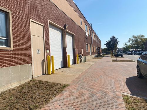 147 E 6th St, Holland, MI, 49423-2911 | Card Image