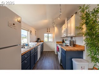 Residential in Lakeside 5