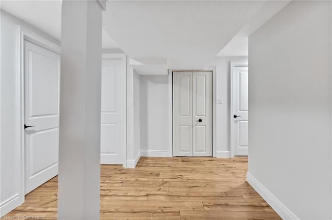 63 W 25 Th St, House other with 4 bedrooms, 1 bathrooms and 4 parking in Hamilton ON | Image 32