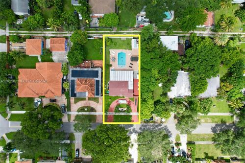 556 La Villa Dr, Miami Springs, FL, 33166-6028 | Card Image