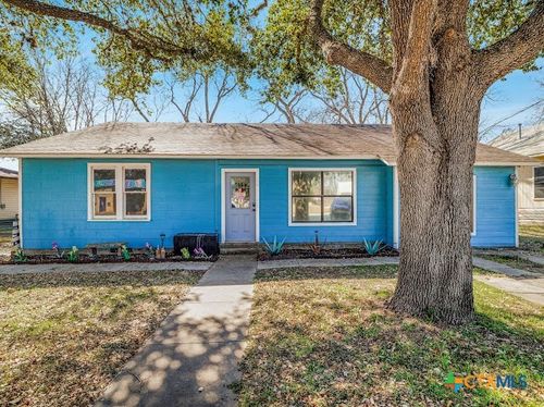 1510 N Avenue E, Shiner, TX, 77984-5253 | Card Image