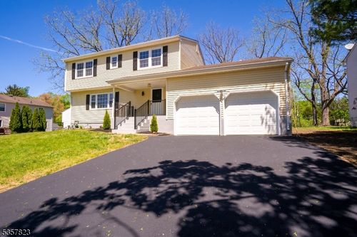4 Harvey Rd, Monmouth Junction, NJ, 08852-3033 | Card Image