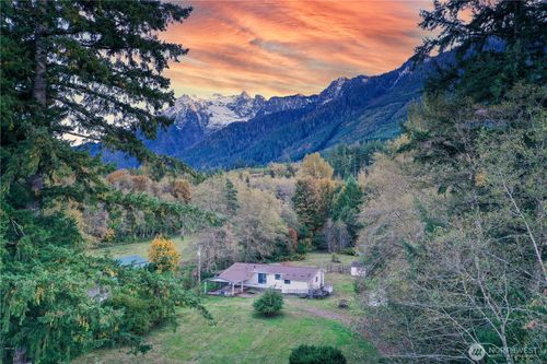 37402 State Route 530 Ne, Arlington, WA, 98223-5213 | Card Image