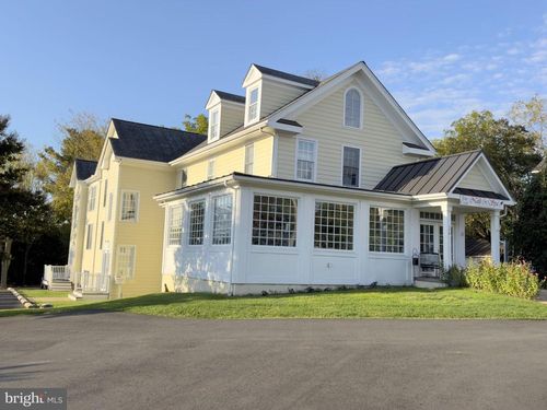 170 W Main St, PURCELLVILLE, VA, 20132-5827 | Card Image