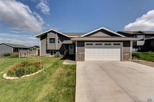 5818 Weatherby Loop, Rapid City, SD, 57703-8569 | Card Image