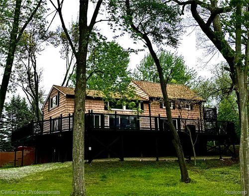 3185 Shimmons Rd, Auburn Hills, MI, 48326-2069 | Card Image