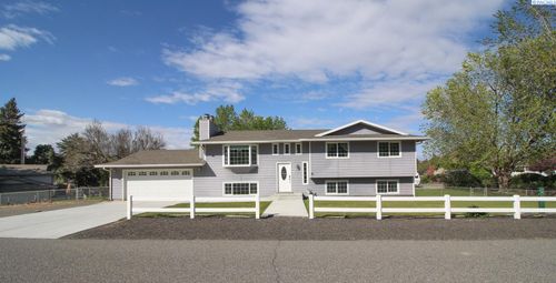 7702 W 13th Ave, Kennewick, WA, 99338-1205 | Card Image