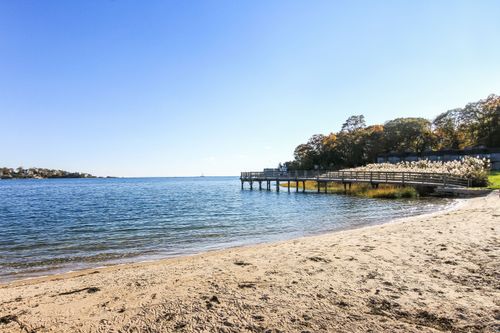 b-11 Harbour Vlg, Branford, CT, 06405-4432 | Card Image