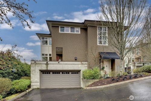 8627 112th Ln Ne, Kirkland, WA, 98033-5772 | Card Image