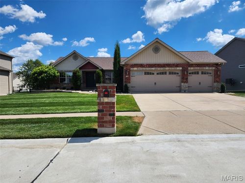 116 Central Park Ave, Wentzville, MO, 63385-7272 | Card Image