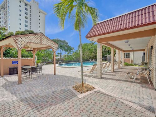 apt-110b-124 Ne 19th Ct, Wilton Manors, FL, 33305-1067 | Card Image
