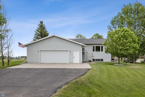 419 Cedar Cir, Harwood, ND, 58042-4004 | Card Image