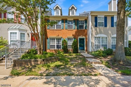 9 Balboa Ln, Franklin Park, NJ, 08823-1748 | Card Image