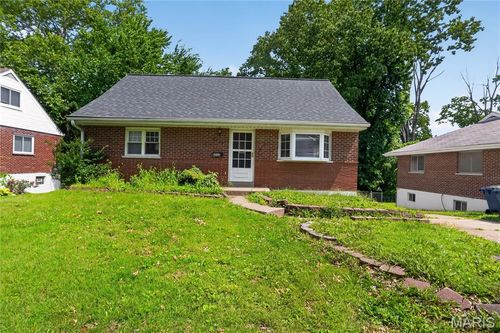 8643 Belcrest Ln, Saint Louis, MO, 63114-4426 | Card Image