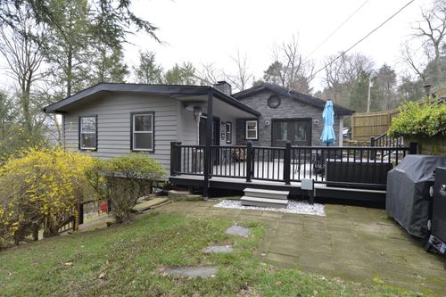 69 Engleside Ter, Sandy Hook, CT, 06482-1229 | Card Image