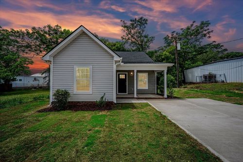 438 N Forest St, spartanburg, SC, 29301 | Card Image