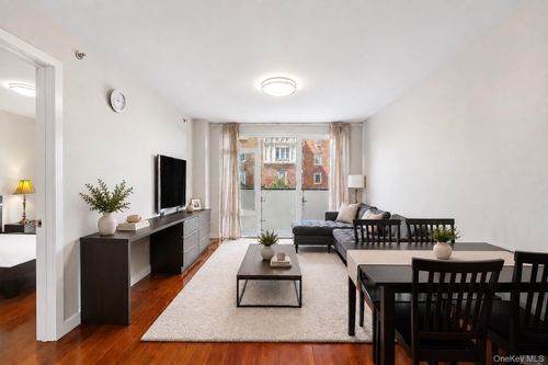 4h-142-38 37th Ave, New York, NY, 11354 | Card Image
