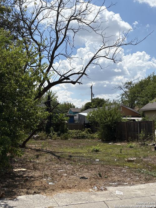 10609 Green Nook St, San Antonio, TX, 78223-4250 | Card Image