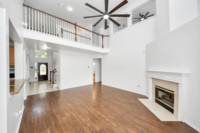 1605 Spring Glen Ln, House other with 5 bedrooms, 4 bathrooms and 2 parking in Pearland TX | Image 9