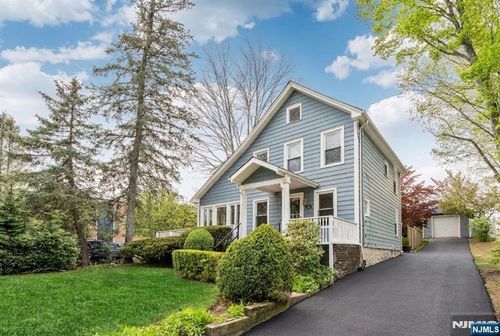 484 Pulis Avenue, Franklin Lakes, NJ, 07417 | Card Image