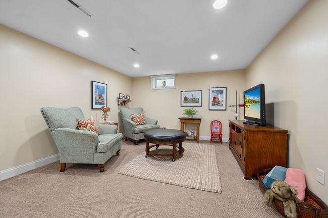 Lower Level Family Room | Image 26