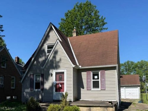 6926 Mckenzie Rd, Olmsted Twp, OH, 44138-1117 | Card Image