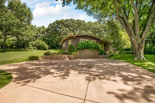 3135 Blackheath Dr, Saint Cloud, MN, 56301-9602 | Card Image