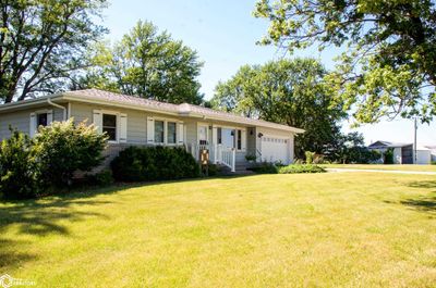 1854 Larch Avenue, Home with 3 bedrooms, 1 bathrooms and 2 parking in Fairfield IA | Image 2