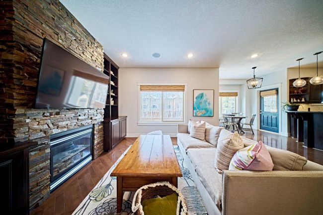 26 West Cedar Point Sw, Home with 5 bedrooms, 3 bathrooms and 4 parking in Calgary AB | Image 4