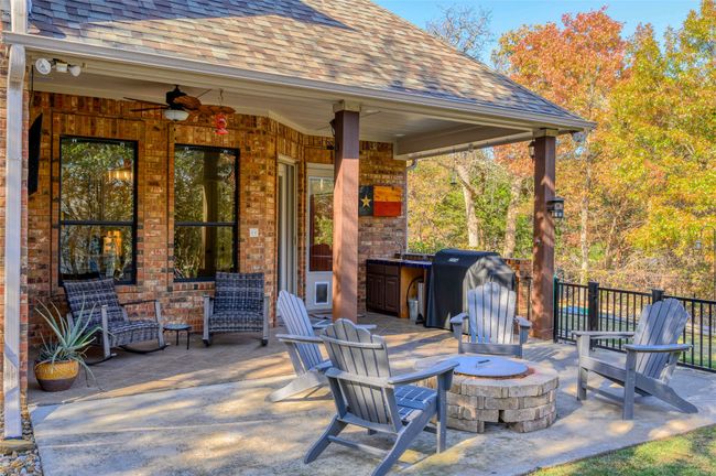 588 Lakepoint Loop, House other with 3 bedrooms, 3 bathrooms and null parking in Pottsboro TX | Image 5