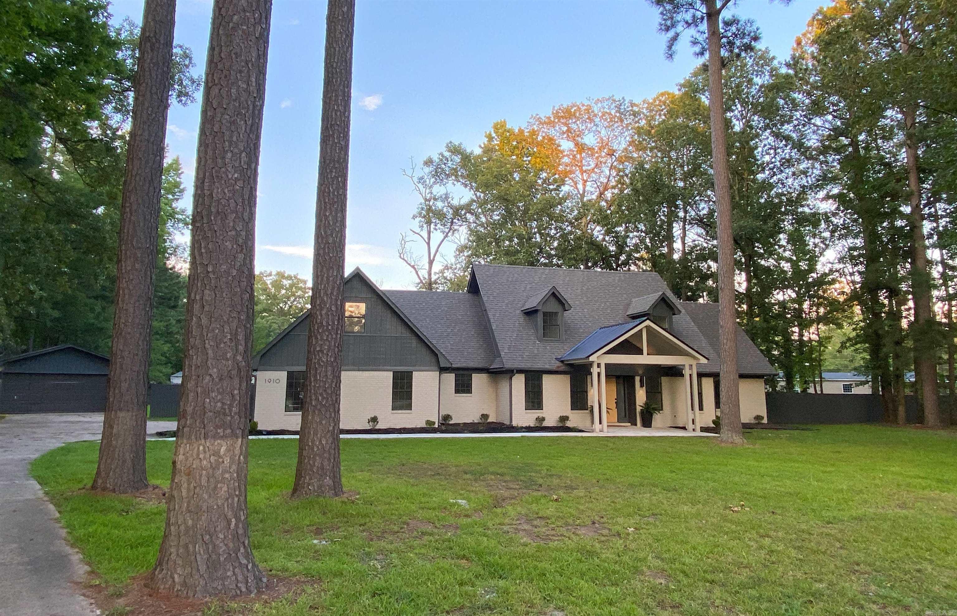 Amy Ln, White Hall, AR 71602