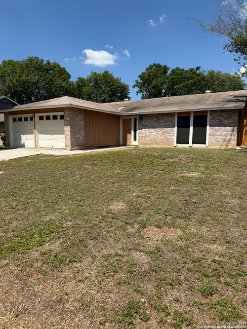 9475 Bowen Dr, San Antonio, TX, 78250-2804 | Card Image