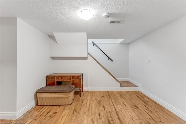 63 W 25 Th St, House other with 4 bedrooms, 1 bathrooms and 4 parking in Hamilton ON | Image 23