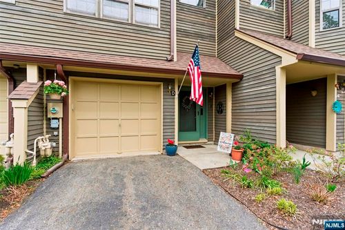 40 Lexington Ln, West Milford, NJ, 07480-4909 | Card Image
