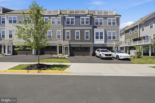 18359 Moss Garden Rd, DUMFRIES, VA, 22026-2891 | Card Image