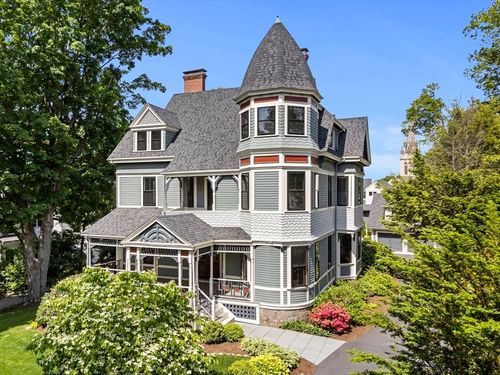 44 Putnam St, Newton, MA, 02465-2433 | Card Image