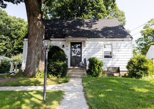 118 Ararat St, Worcester, MA, 01606 | Card Image