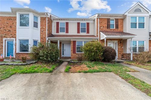802 Nottaway Dr, Chesapeake, VA, 23320-4849 | Card Image