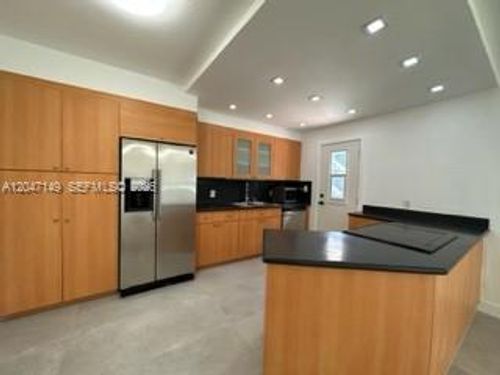 n114-2924 Day Ave, Miami, FL, 33133-5265 | Card Image