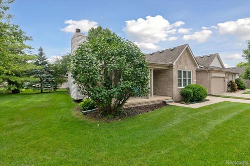 41104 Greenspire Dr, Clinton Township, MI, 48038-5859 | Card Image
