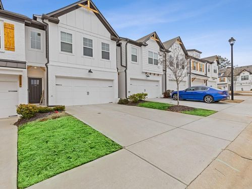 94 Garrison Dr, Winder, GA, 30680-7318 | Card Image