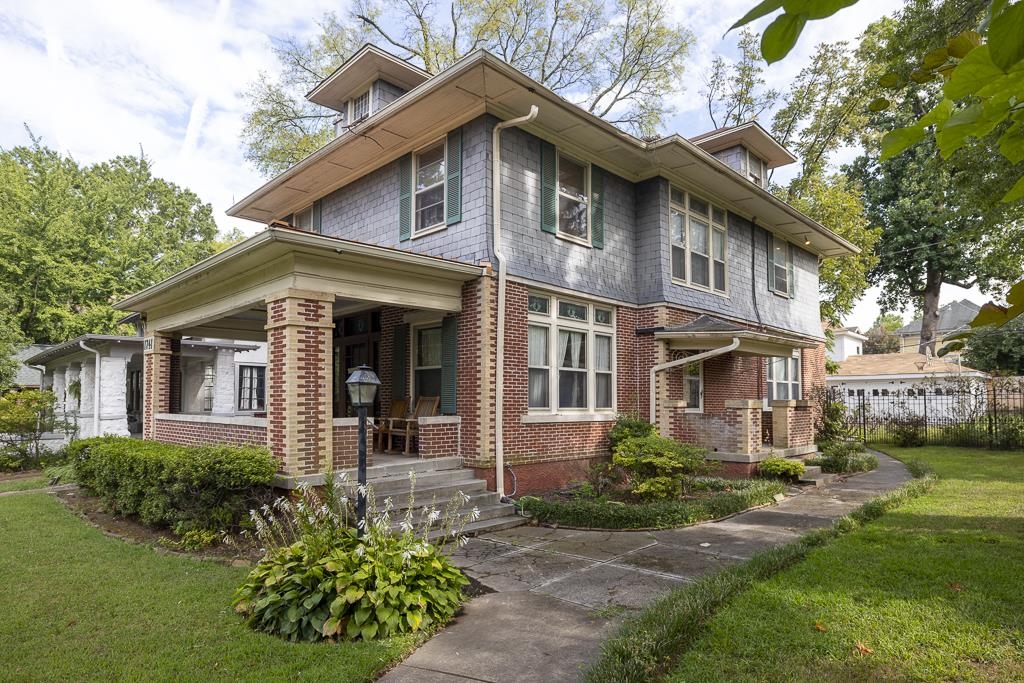 Parkway , Memphis, TN 38112