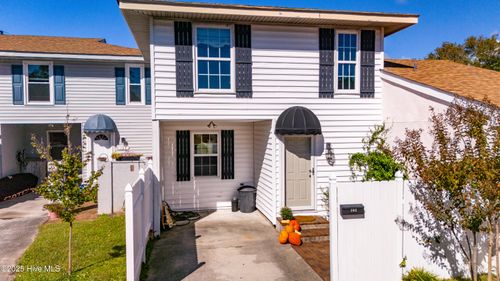 unit-102-1800 Bay St, Morehead City, NC, 28557-3684 | Card Image