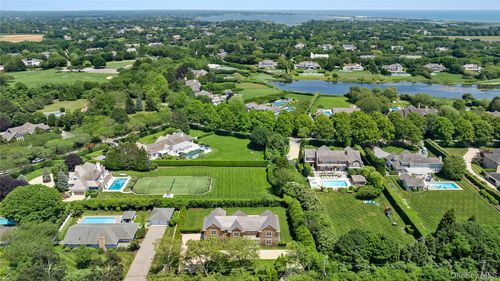 100 Narrow Ln, Southampton, NY, 11968-3015 | Card Image