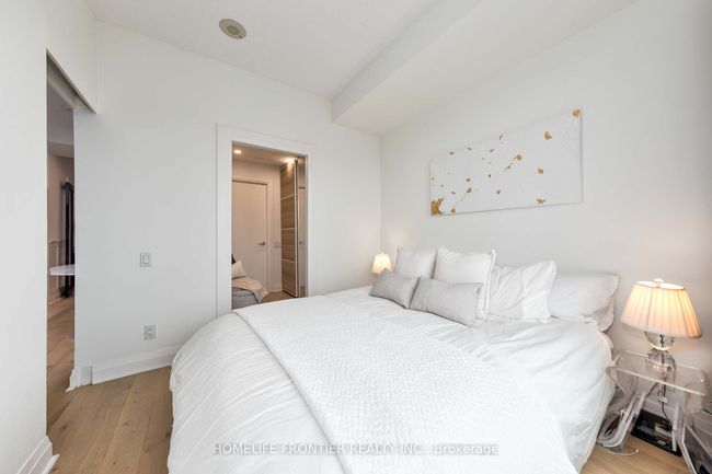 905 - 20 Scrivener Sq, Condo with 2 bedrooms, 1 bathrooms and 1 parking in Toronto ON | Image 10