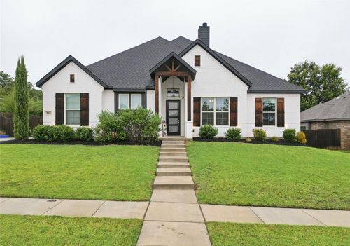 516 Woodland Dr, Azle, TX, 76020-2760 | Card Image